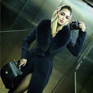 Elegant Black Coat with Fur Collar